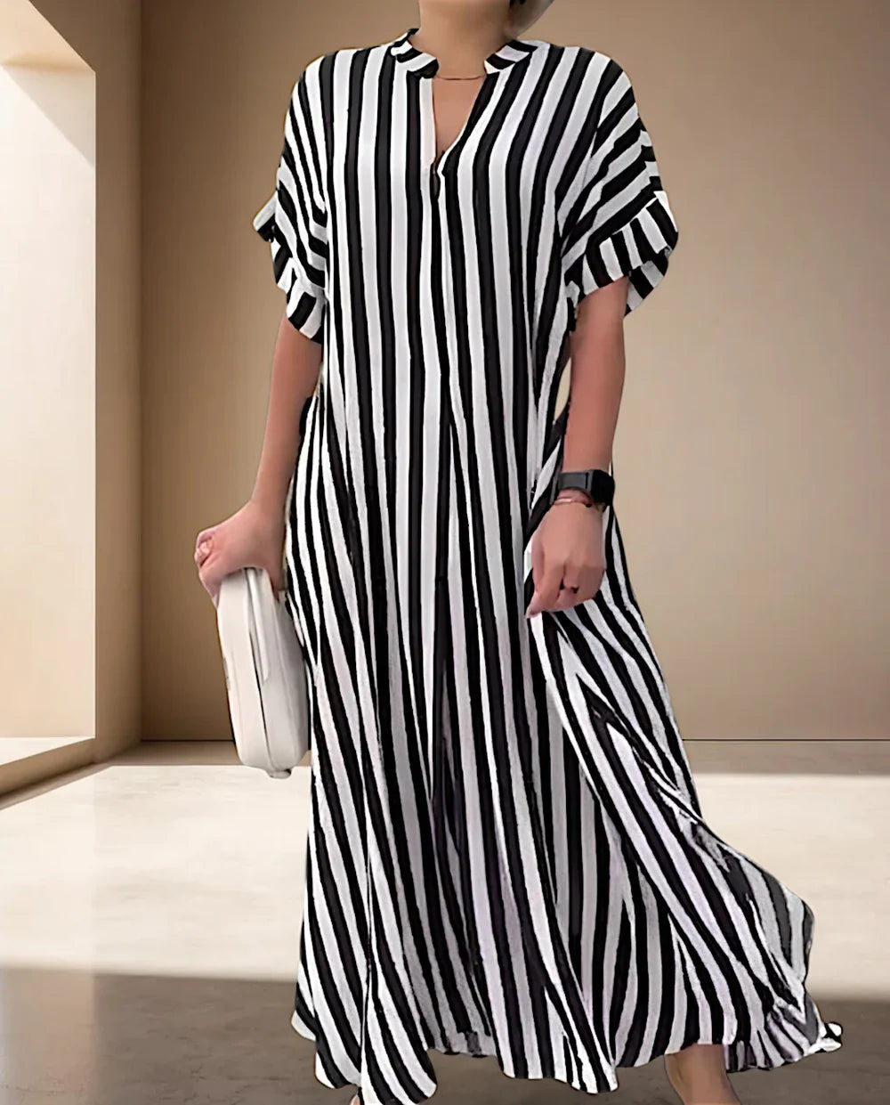 MS | Gestreiftes Maxikleid mit kurzen Ärmeln und V-Ausschnitt