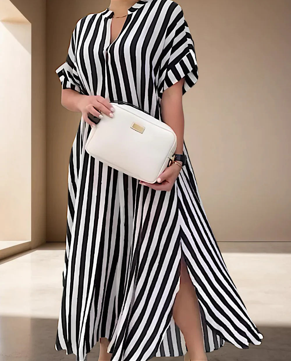 MS | Gestreiftes Maxikleid mit kurzen Ärmeln und V-Ausschnitt